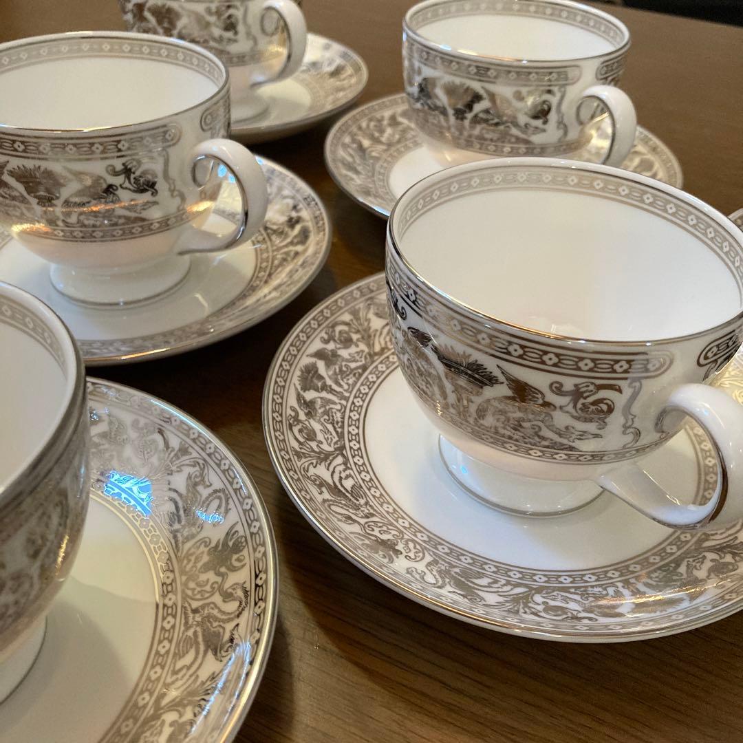 ウエッジウッド フロレンティーン プラチナ　カップ&ソーサー