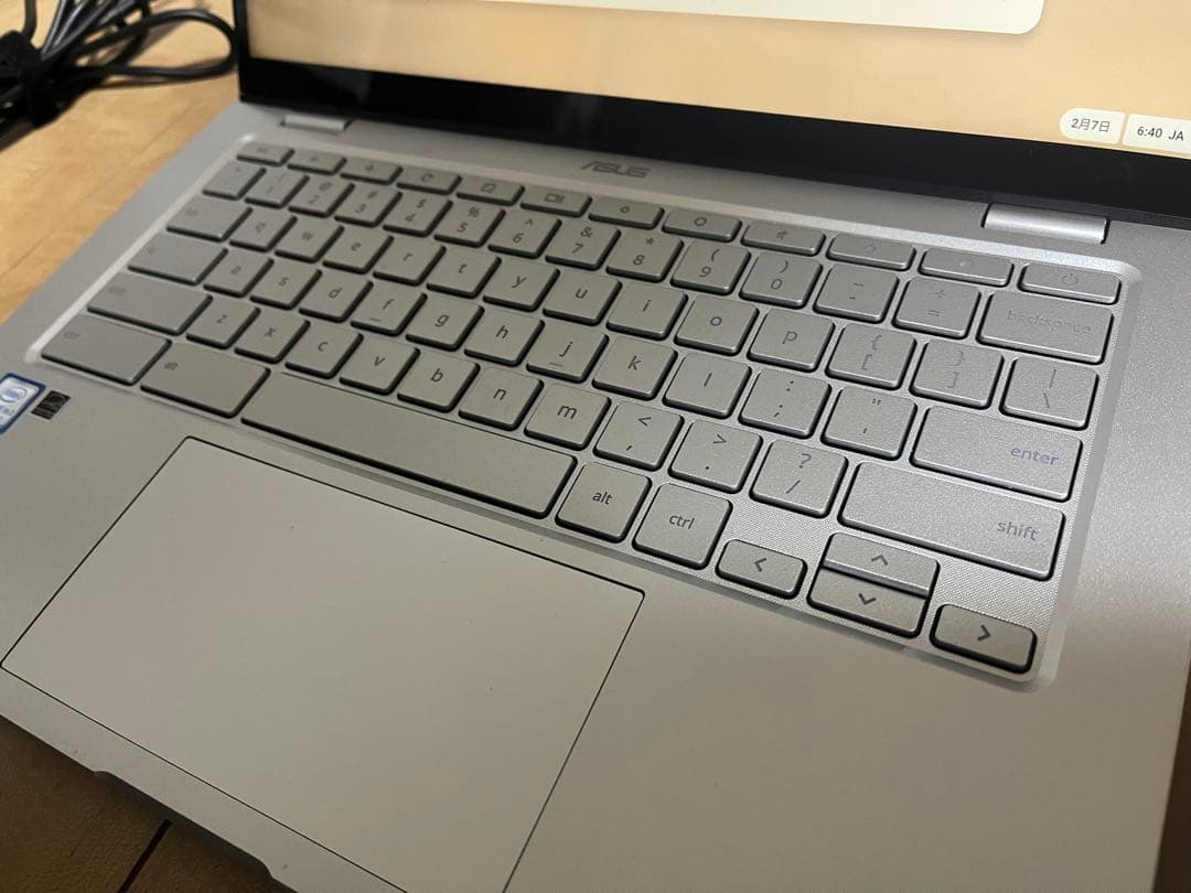 ASUS Chromebook C425T 14型 ￼ 本日限定