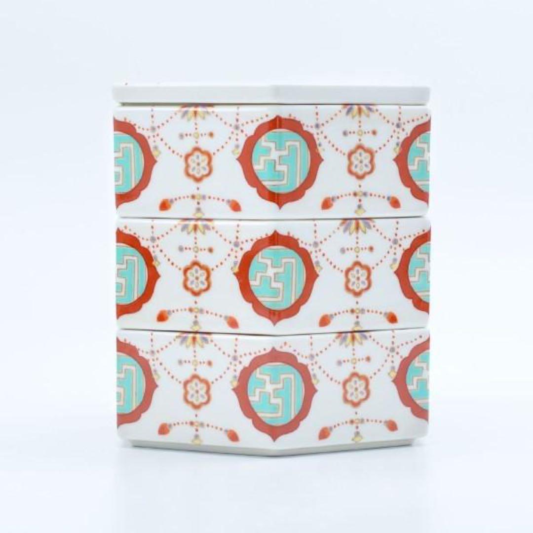 和食器 三段重 お正月 日本製 亀甲 縁起物   【送料無料】珱珞 亀甲三段重