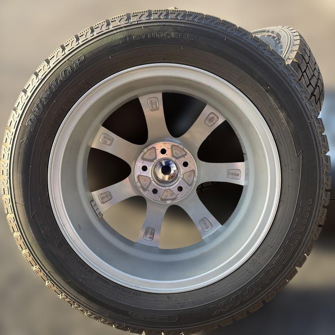 きじはた様　激安！状態良いです。ヒゲあり。ダンロップスタッドレスタイヤ