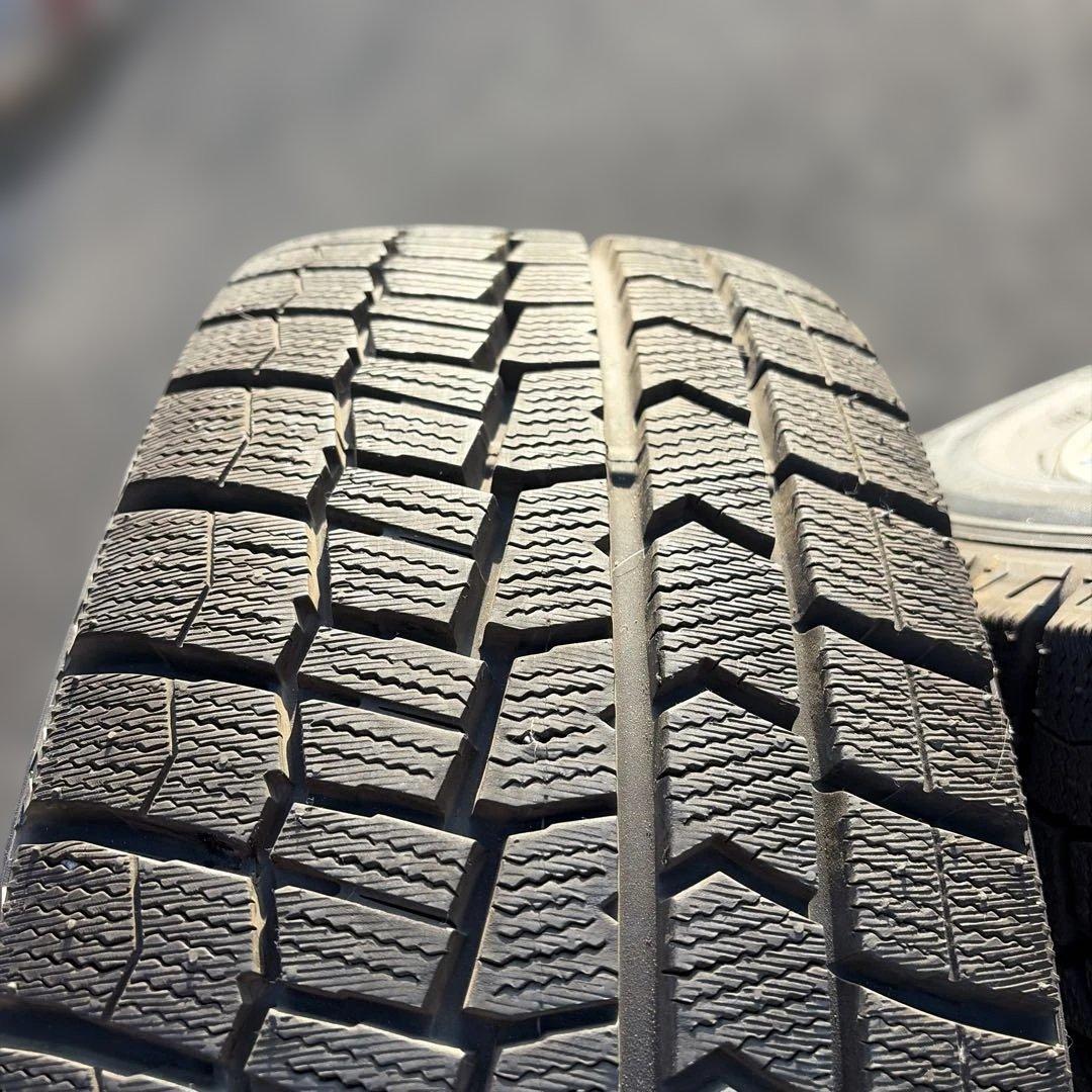 きじはた様　激安！状態良いです。ヒゲあり。ダンロップスタッドレスタイヤ