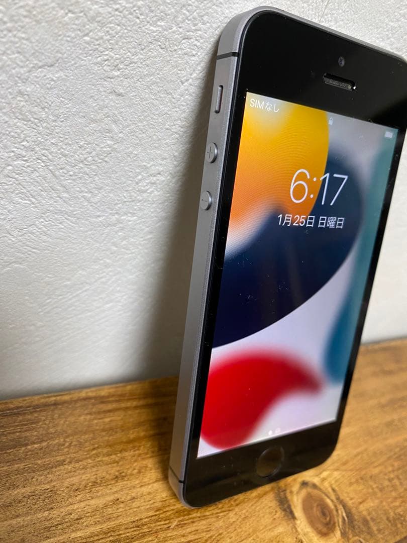 iPhone SE 第一世代　64GB スペースグレイ