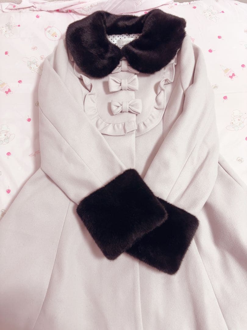 pium ヨークフリルリボンドーリーコート ピンク ブラック