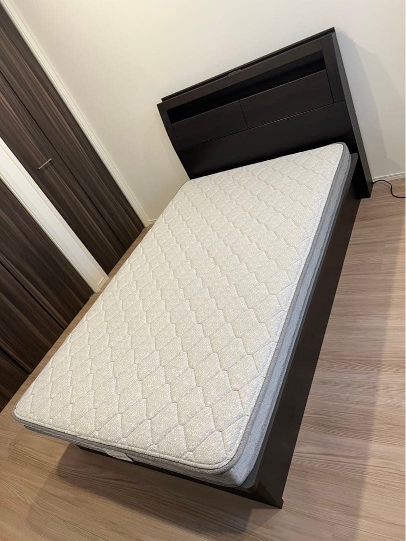 【TomU】ニトリ　セミダブルベッド マットレス付き