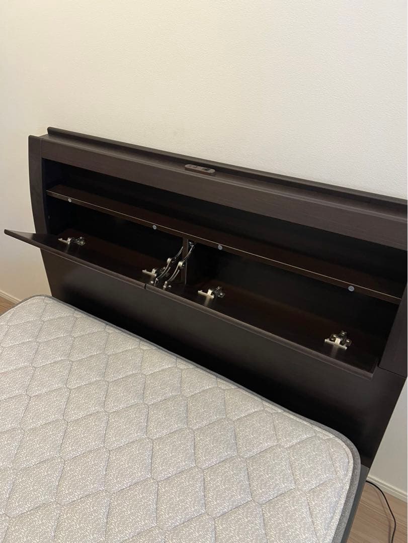 【TomU】ニトリ　セミダブルベッド マットレス付き