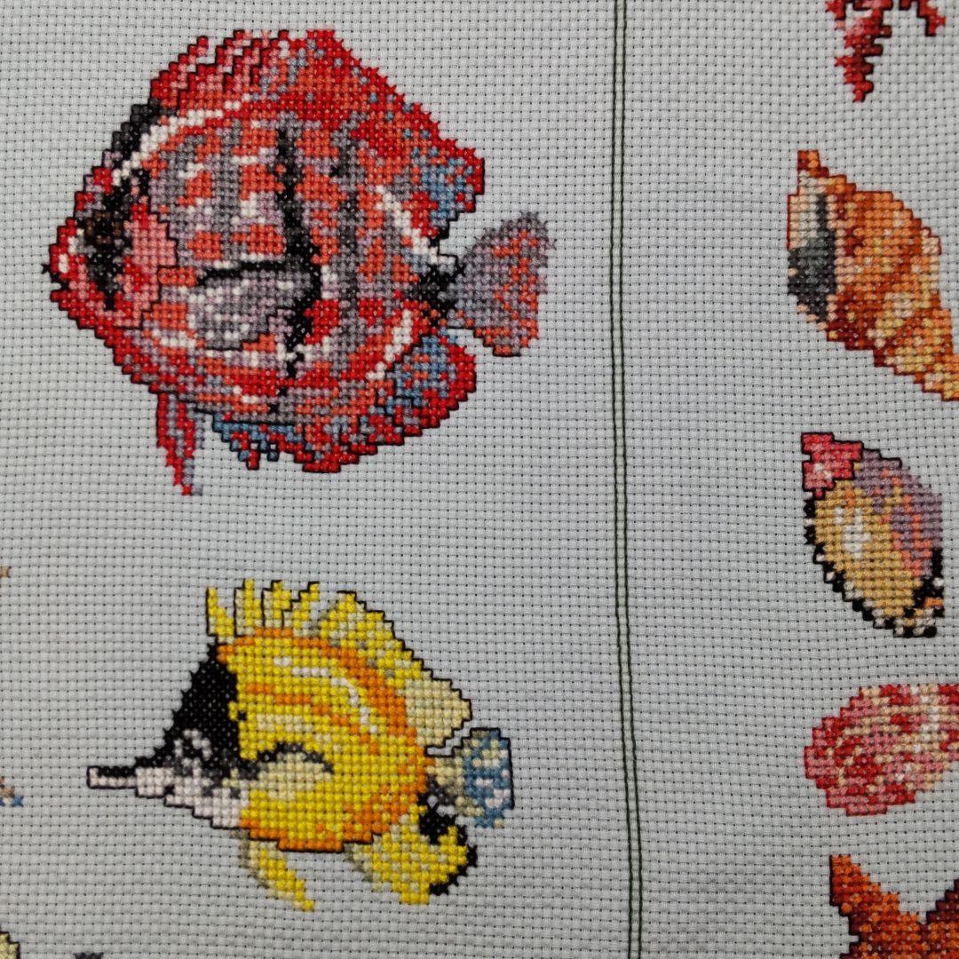 クロスステッチ完成品　魚