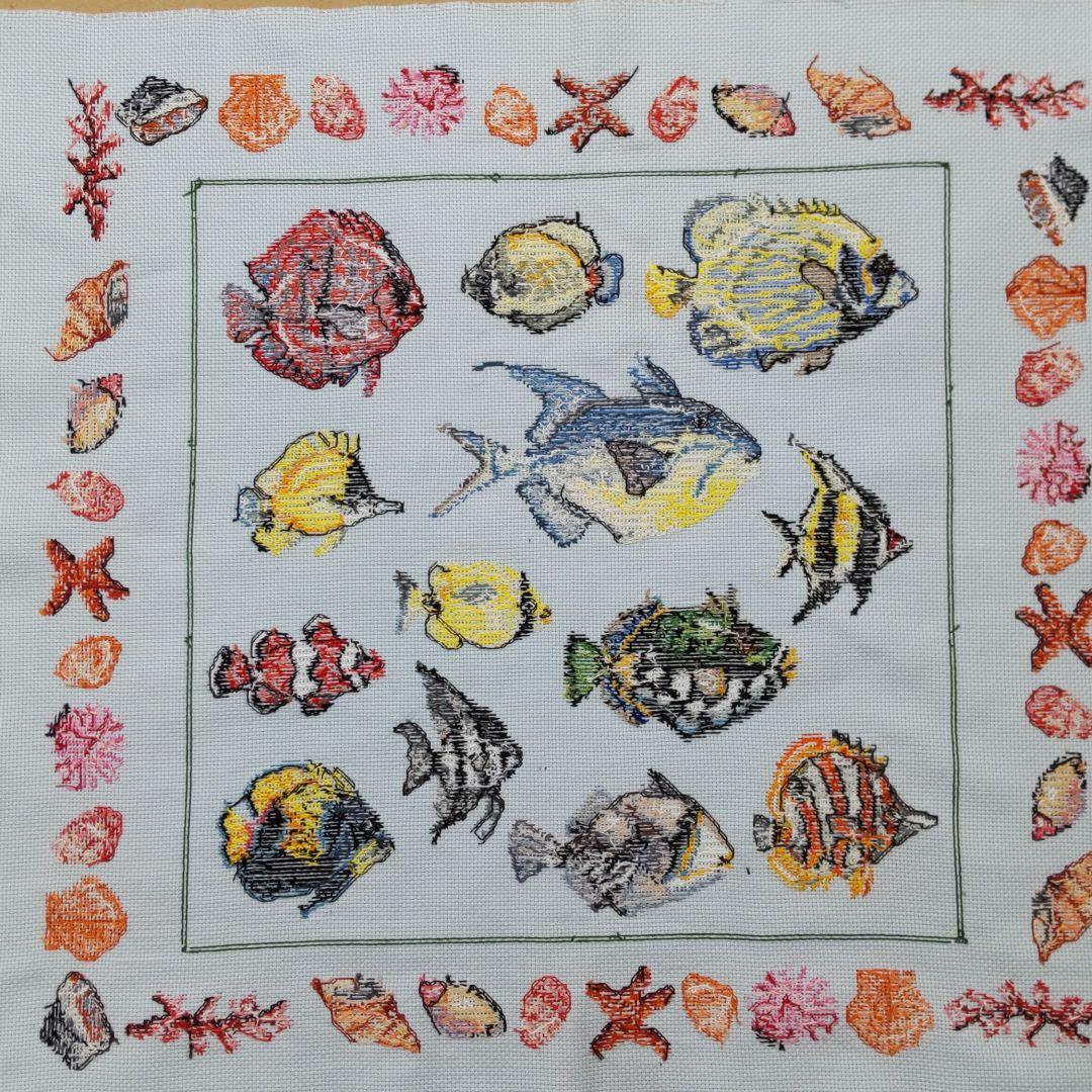 クロスステッチ完成品　魚