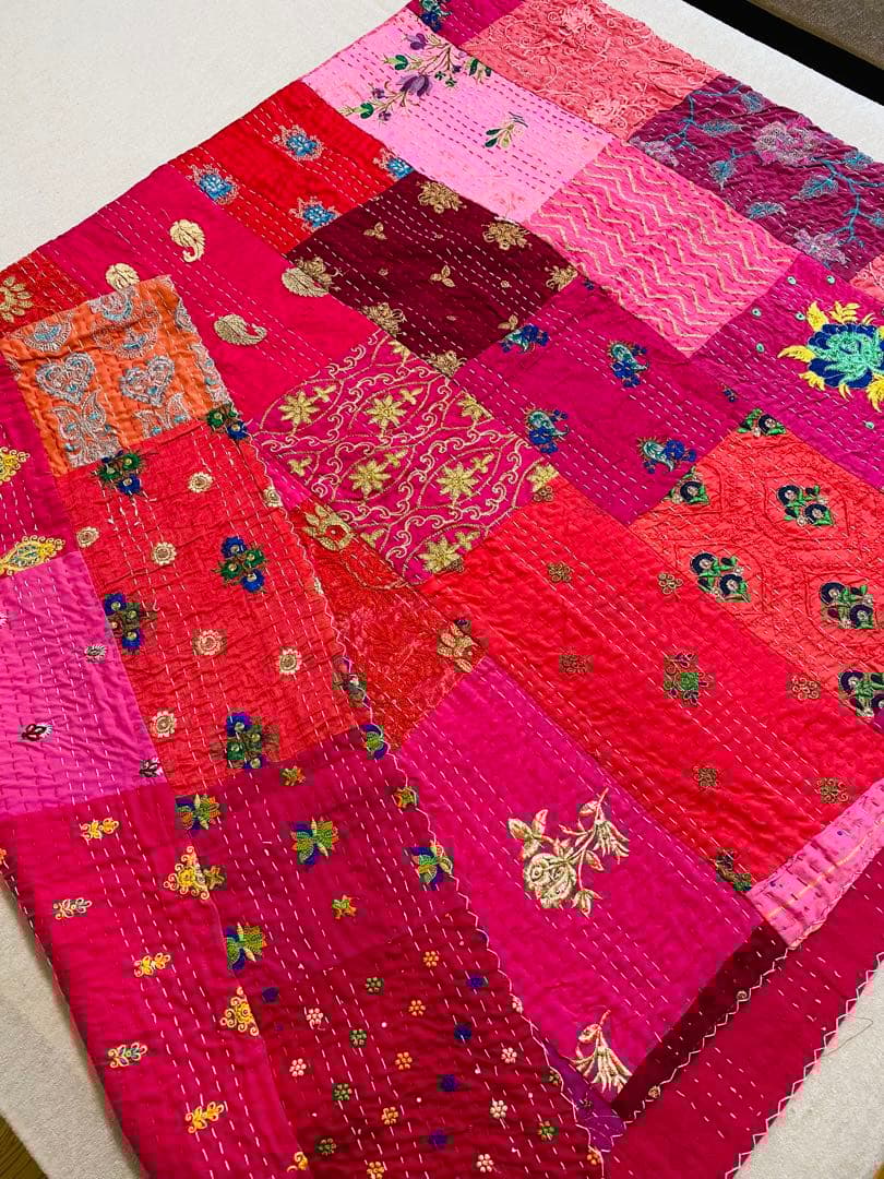 インド製 直輸入カンタキルト パッチワーク マルチカバー ピンク系