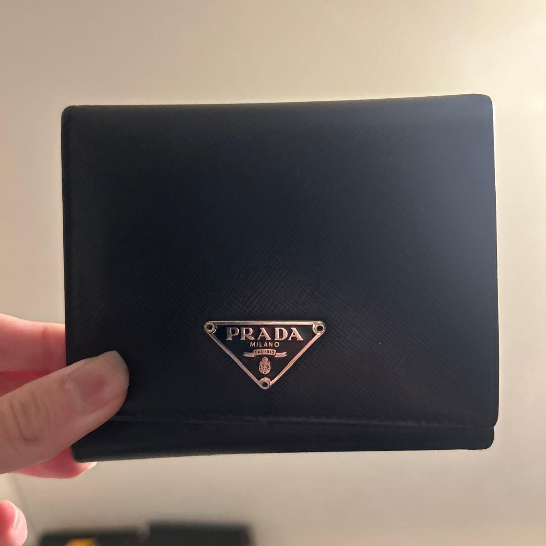 PRADA 三つ折り財布