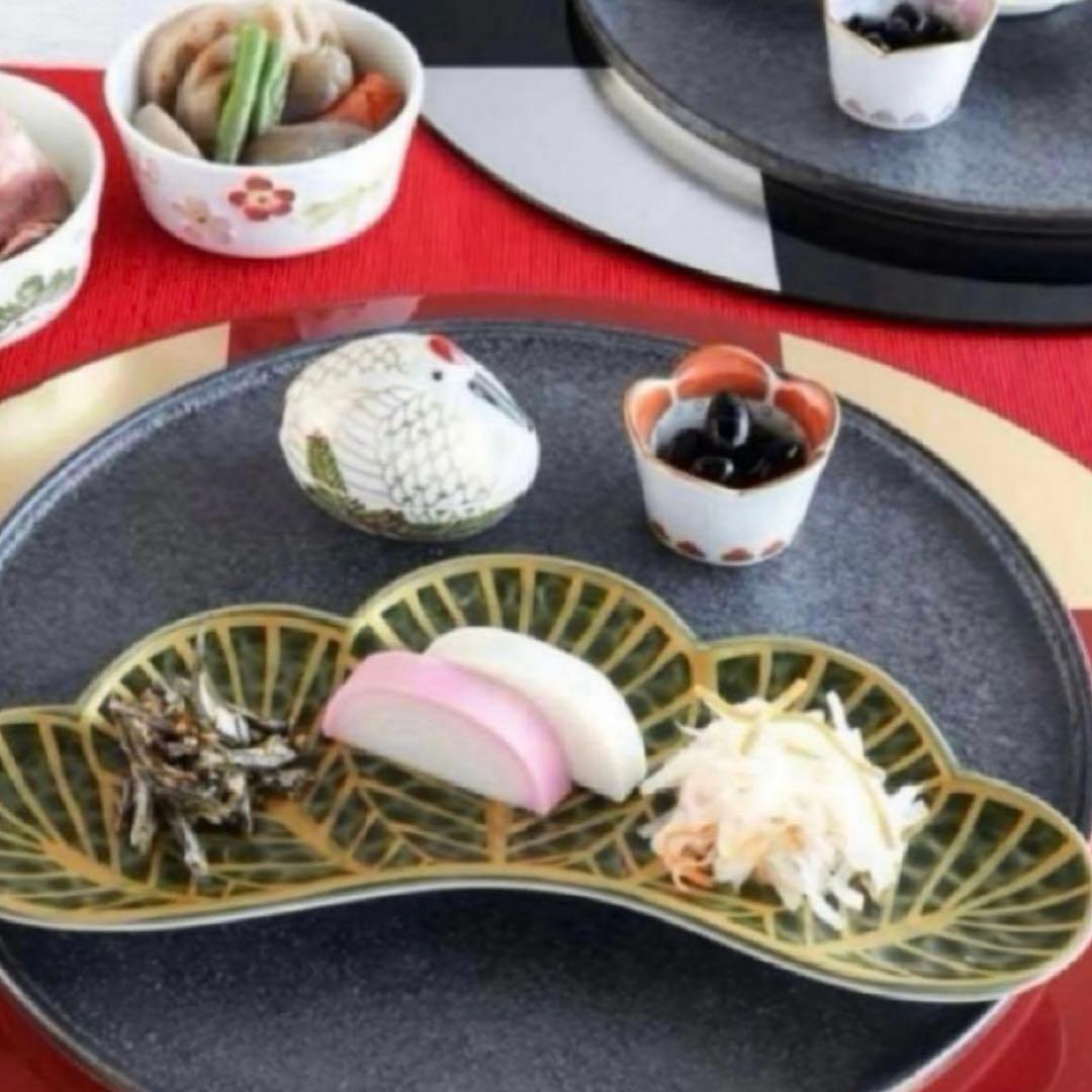 【新品】【大人気】有田焼幸楽窯　錦茶緑金松葉形前菜皿3枚セット　縁起物