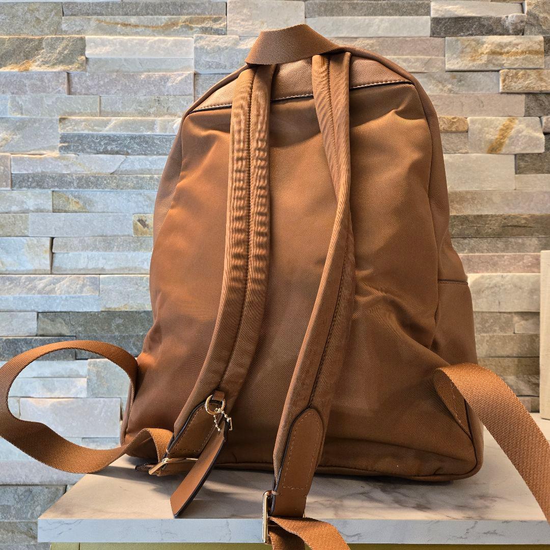 美品　COACH　コーチ　シグネチャー　リュック　デイパック　ブラウン