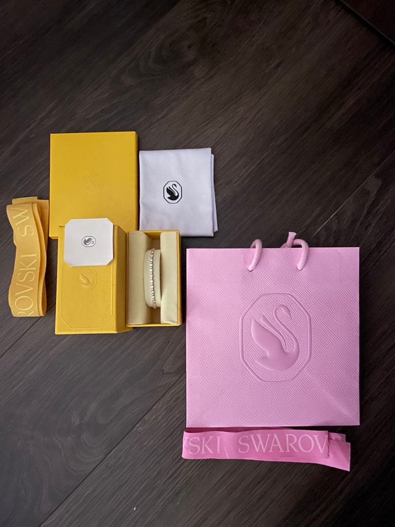 【新品未使用】Swarovski スワロフスキー ブレスレット 箱付き