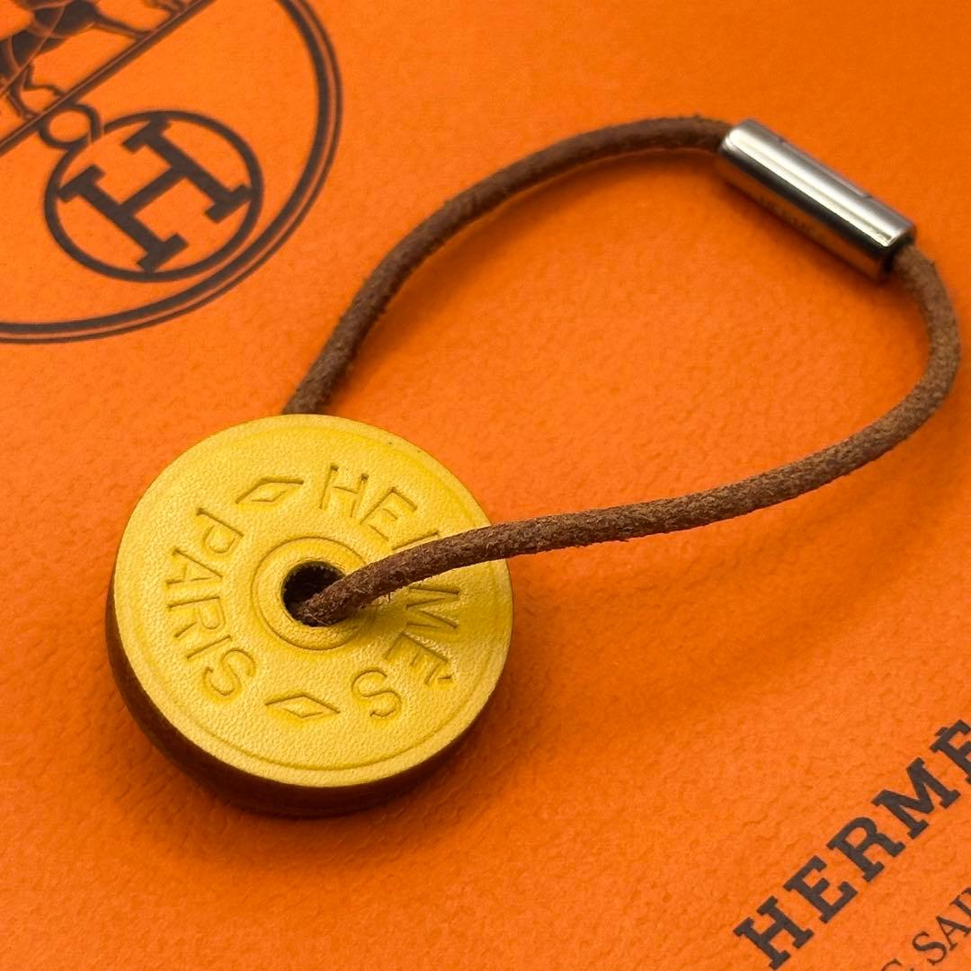 【希少色】HERMES セリエ ポルトクレ トークン レザーチャーム キーリング