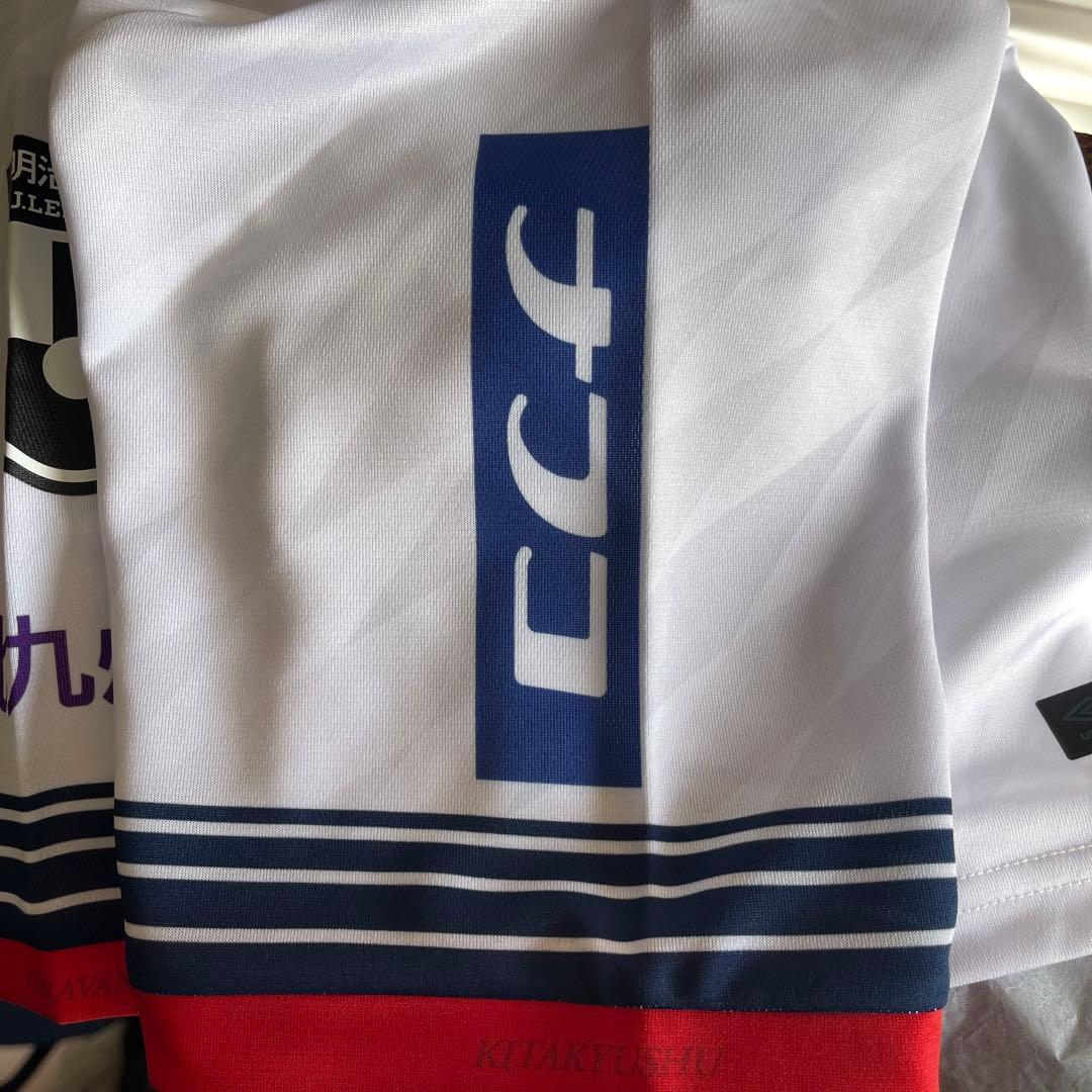 新品タグ付き　ギラヴァンツ北九州　Umbro ホワイトサッカーユニフォーム