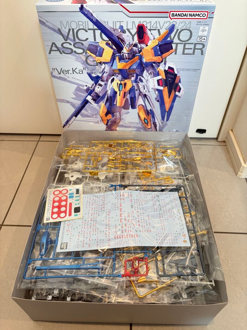 MG V2ガンダム ver.Ka アサルトバスター チタニウムフィニッシュ