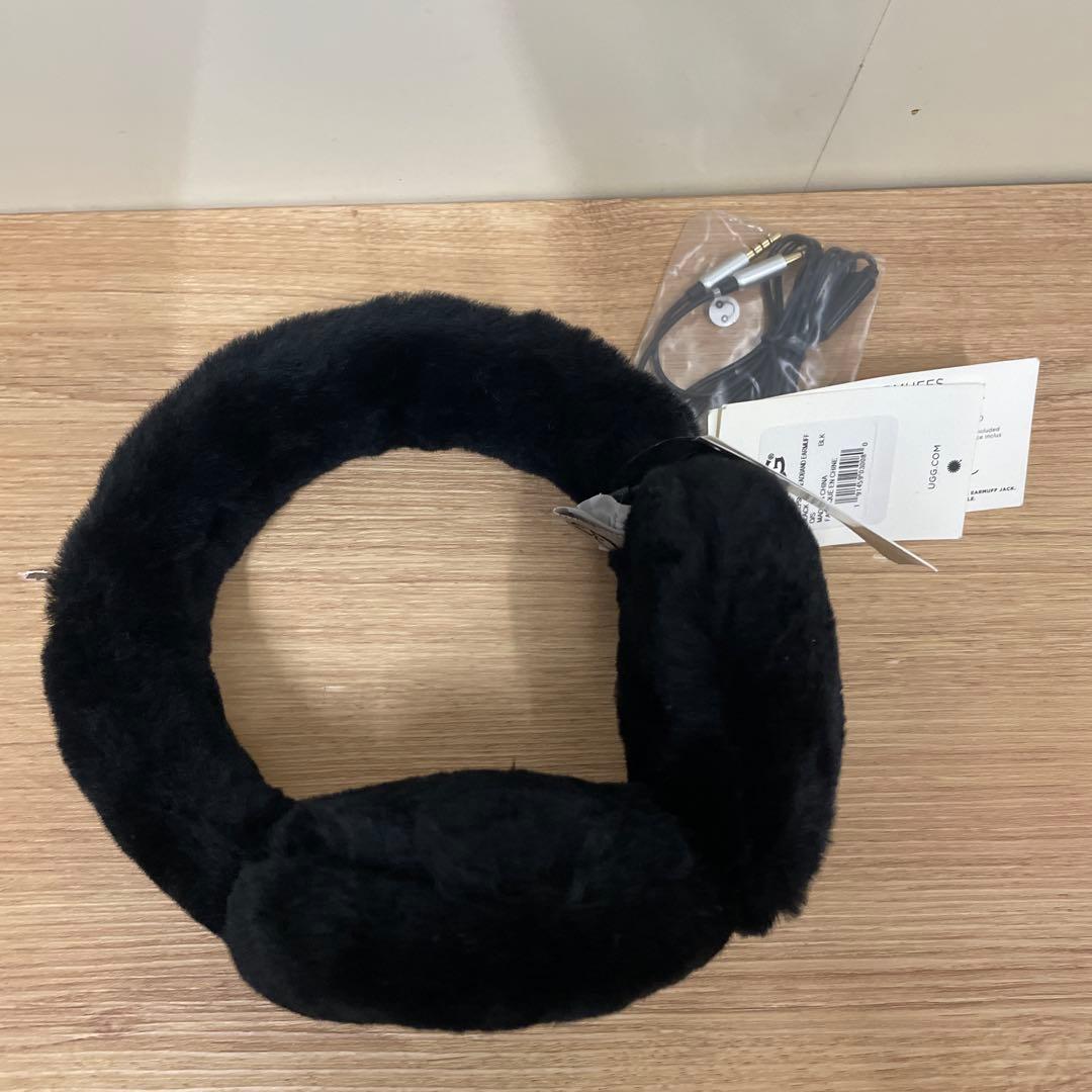 UGG イヤーマフ 有線ヘッドフォン ブラック 新品未使用タグ付ムートン 耳当て