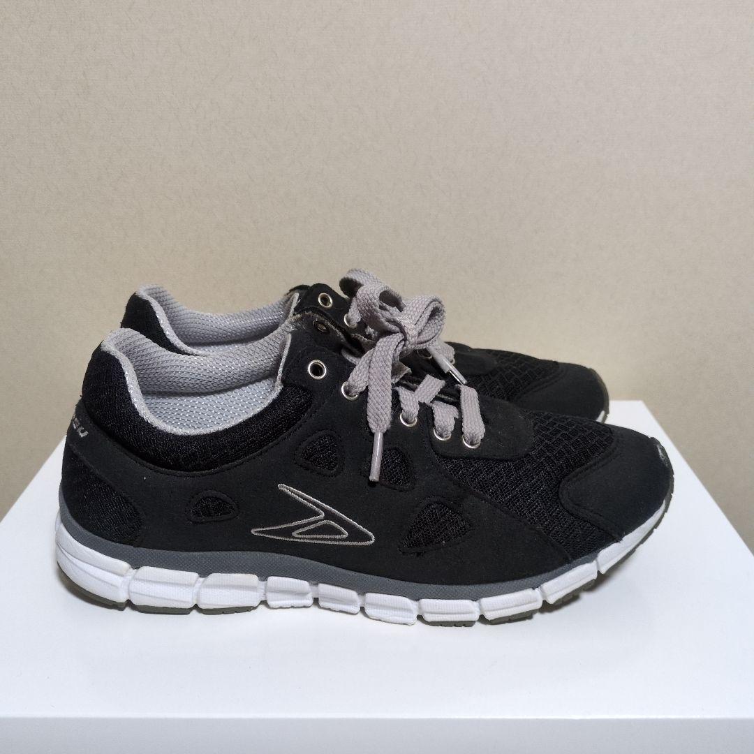 benesu ブラック スニーカー