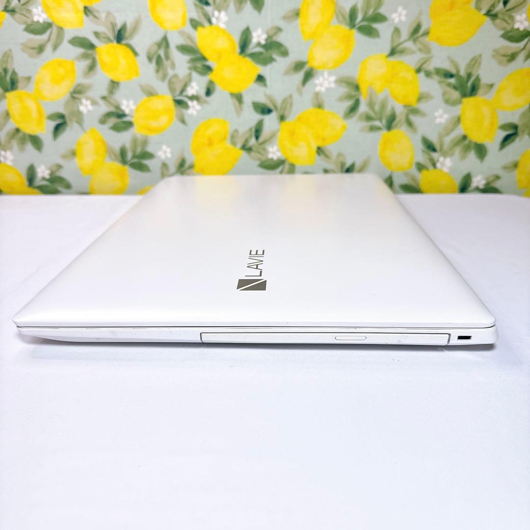 薄型シンプル❤️マットめなホワイトがお洒落❤️Windows11❤️届いたらすぐ使える