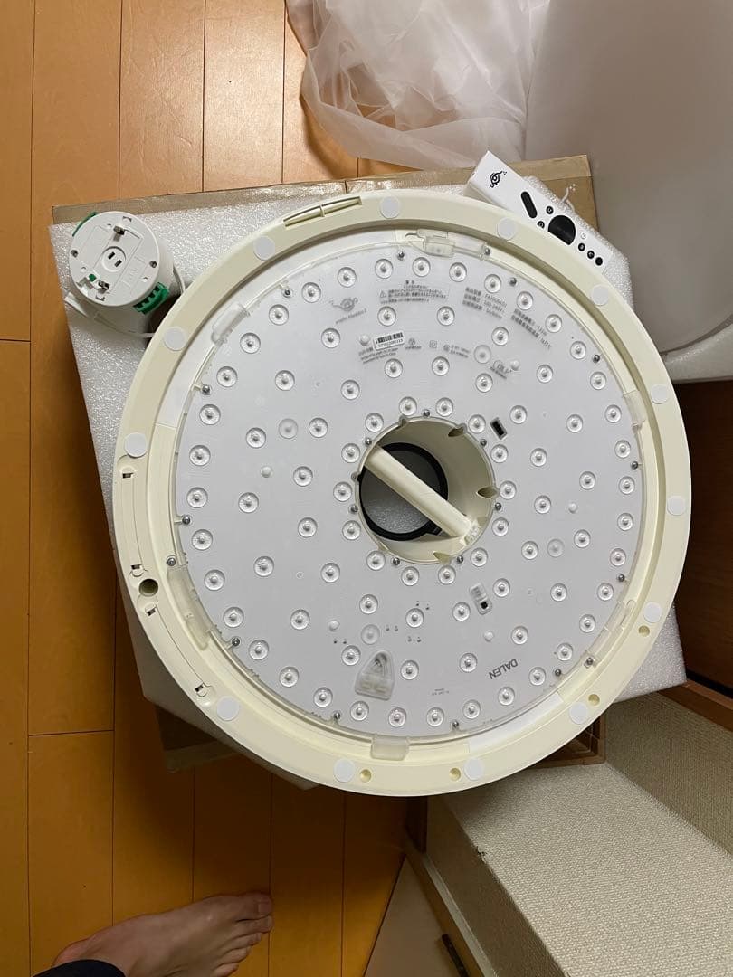 popin Aladdin 2 プロジェクター本体