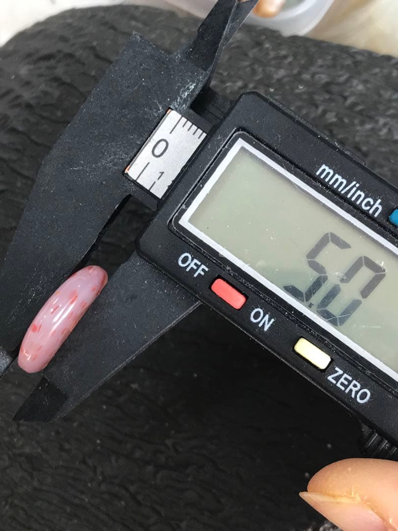 ゴビ石−1205 ゴビ瑪瑙『平安扣』 水玉模様　ペンダントトップ