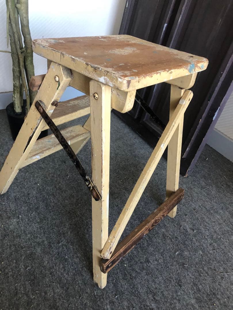 フランス製　シャビーシック　アンティーク調　ラガー　踏み台　飾り棚　ヴィンテージ