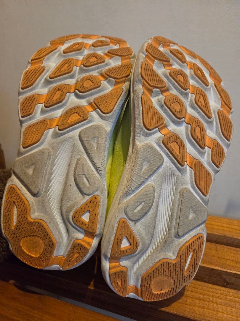 HOKA ONE ONE ランニングシューズ 24cm イエロー