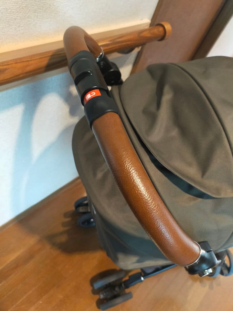 2022年モデル Aprica アップリカ ラクーナビッテクッション カーキ美品