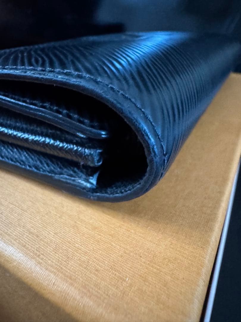 LOUIS VUITTON Vロゴ 長財布 箱付き　ジャンク