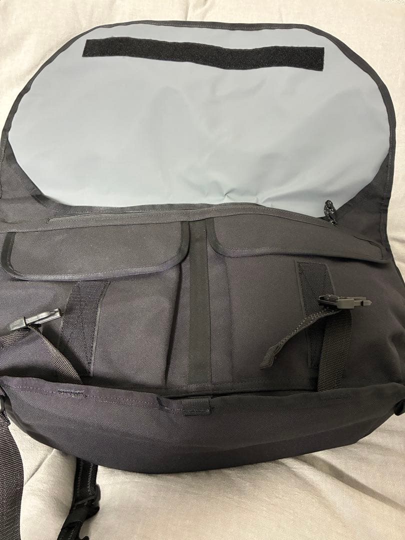 【美品】メッセンジャーバッグ CTZ/シーティーゼット 24L 防水