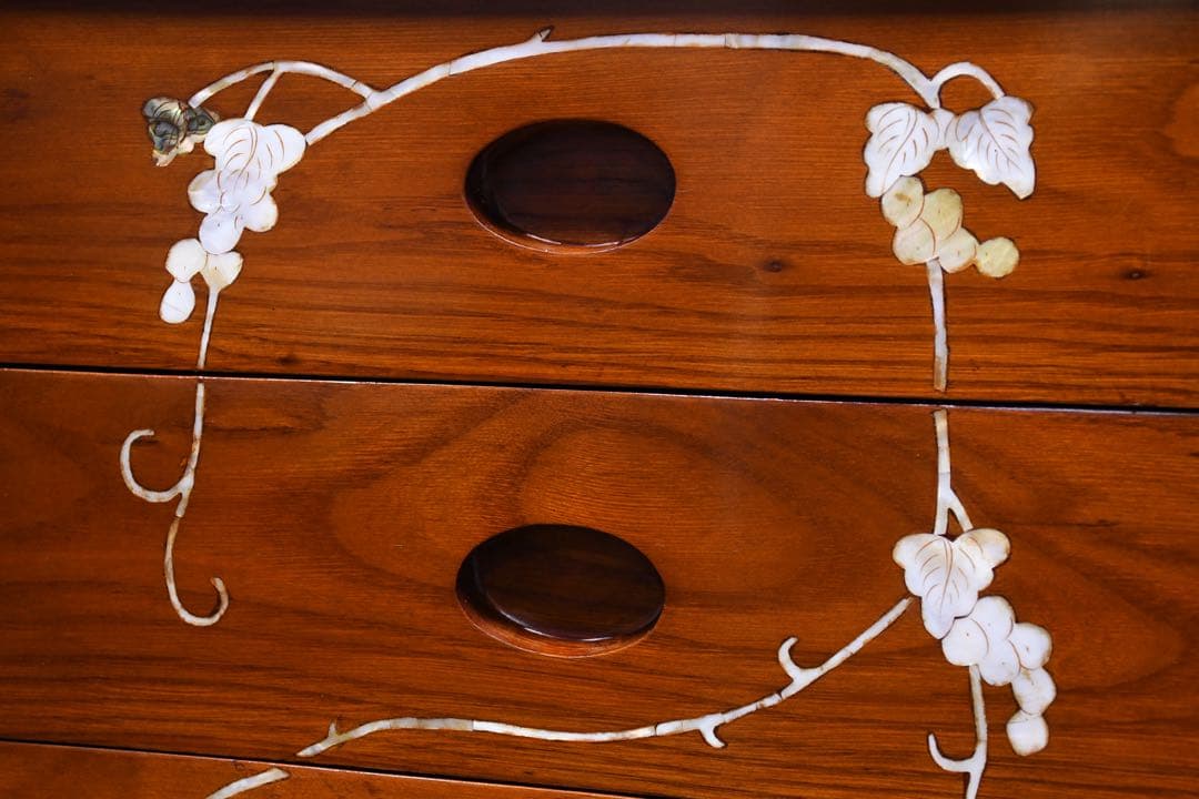 EHK79 唐木 カリン/花梨 無垢材 螺鈿細工 5段チェスト 葡萄模様 抽斗