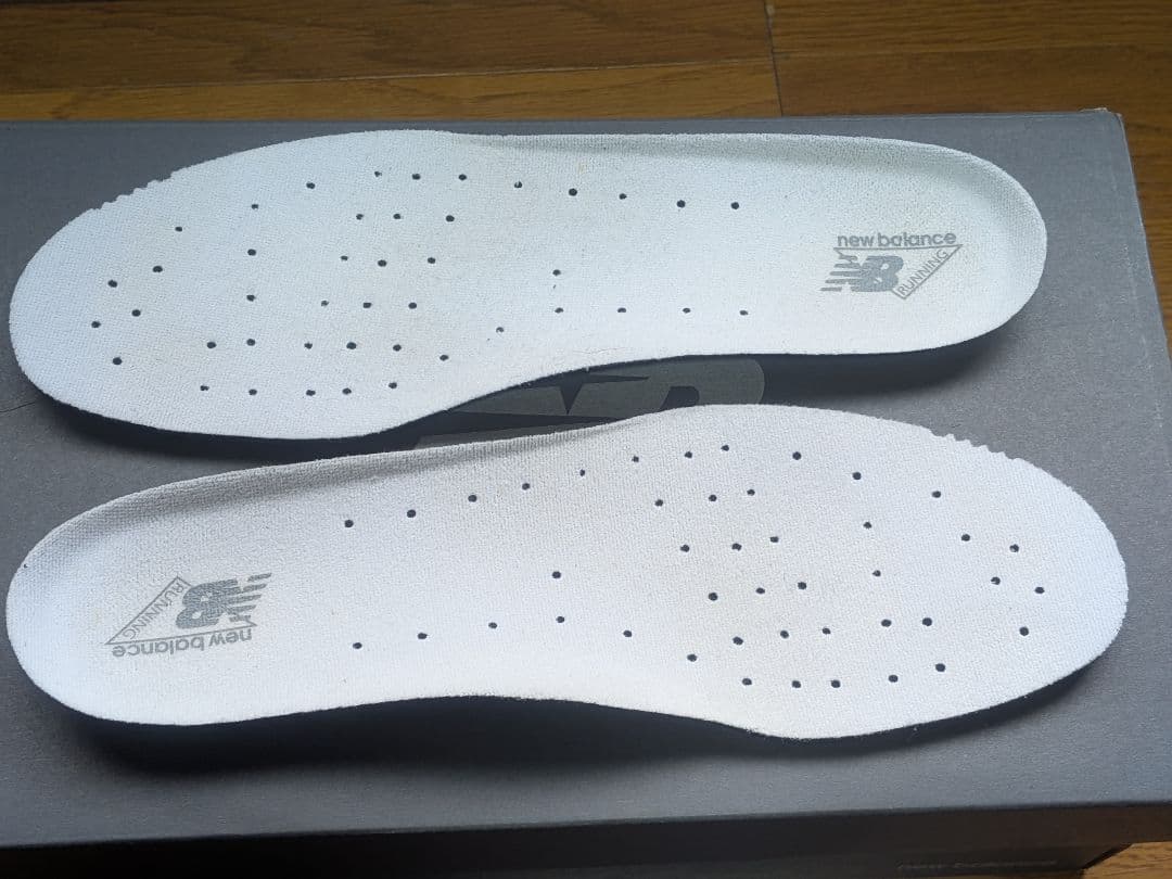 靴 New Balance 2002R M2002RST