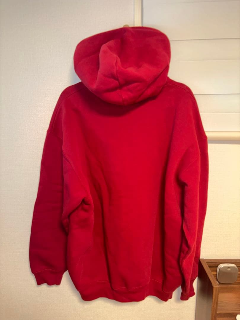 BALENCIAGA レッド パーカー ロゴ入り