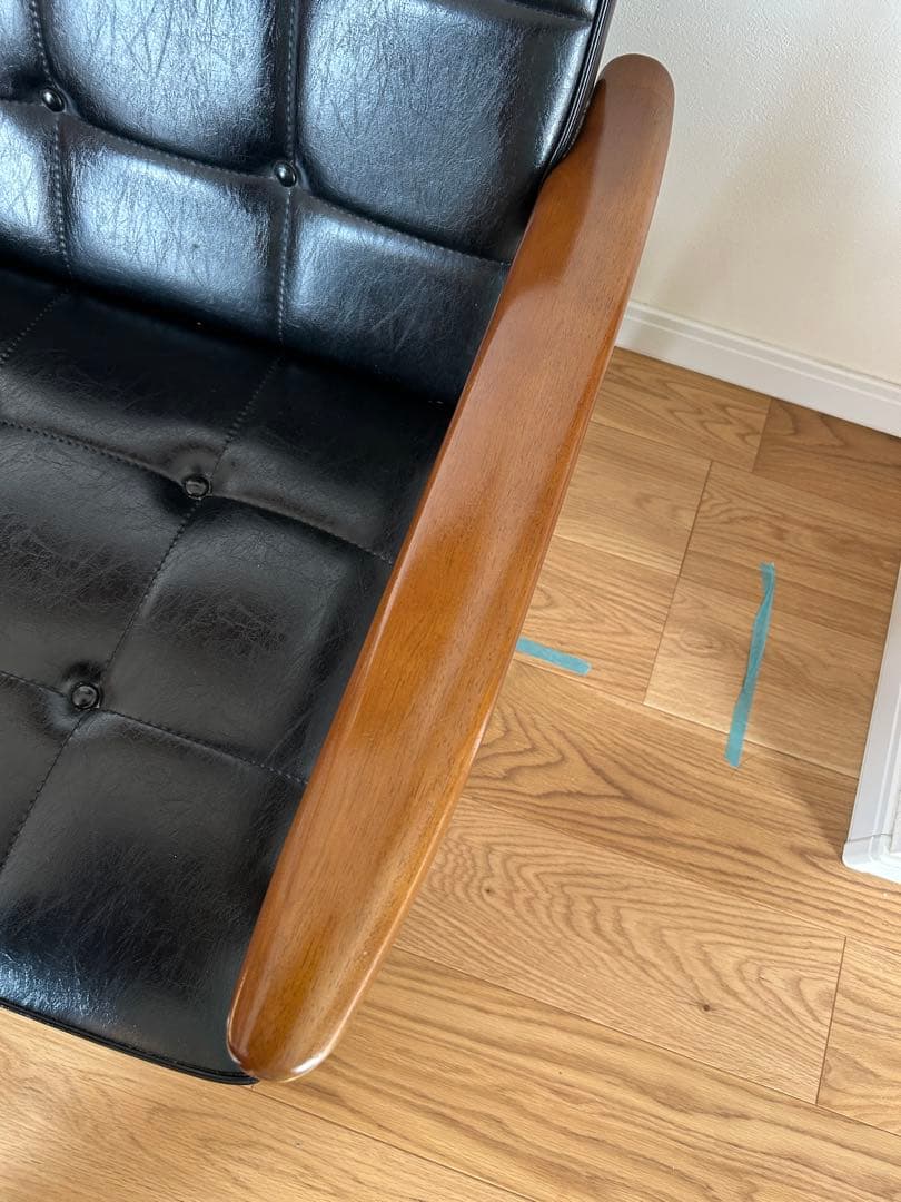 カリモク60 Ｋチェア　２シーター　スタンダードブラック　引取り限定