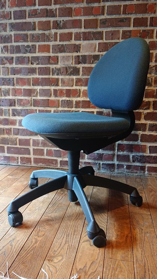 Labofa社 （デンマーク製）デスクチェア