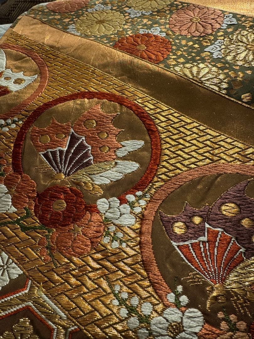 新春セール！　正絹長襦袢付き裄７０．５ｃｍ　豪華　５点セット刺繍振袖