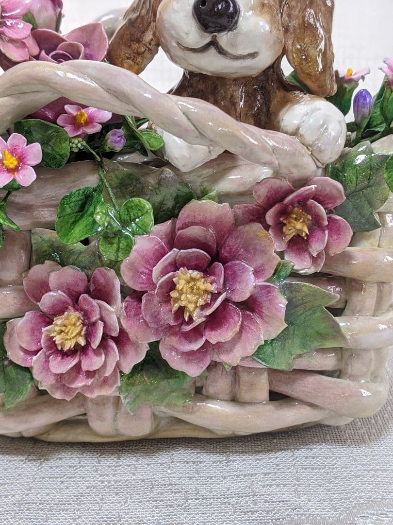 【ひろりん】クレイフラワー♥かごにお花とプードル♥ハンドメイド