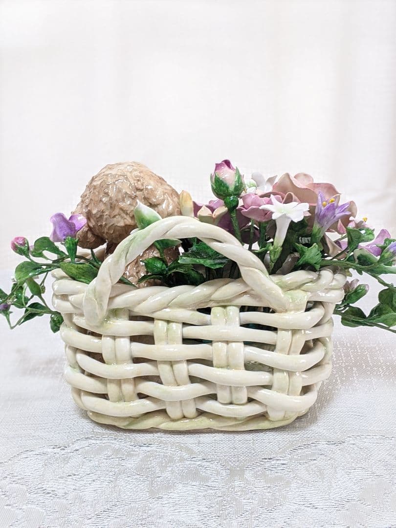 【ひろりん】クレイフラワー♥かごにお花とプードル♥ハンドメイド