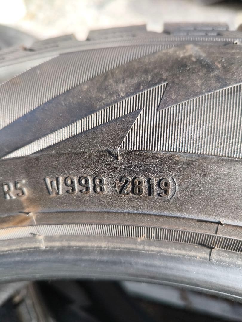 ピレリアイスアシンメトリコ225/60R18 4本セット6mm