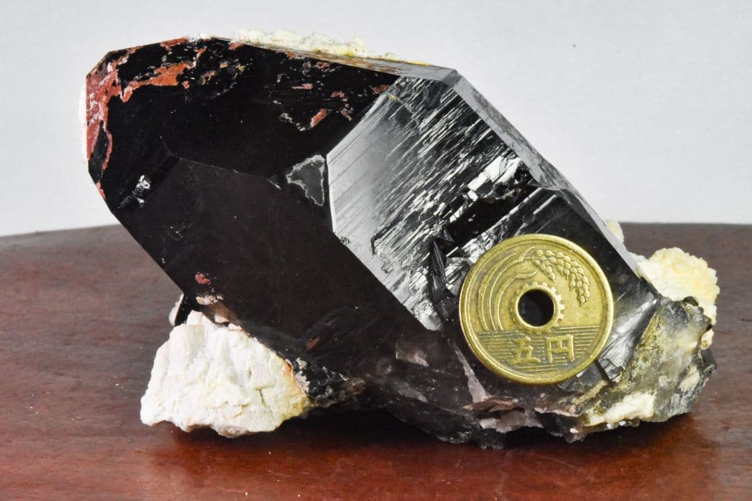 中国広東省産 モリオン玉滴石原石