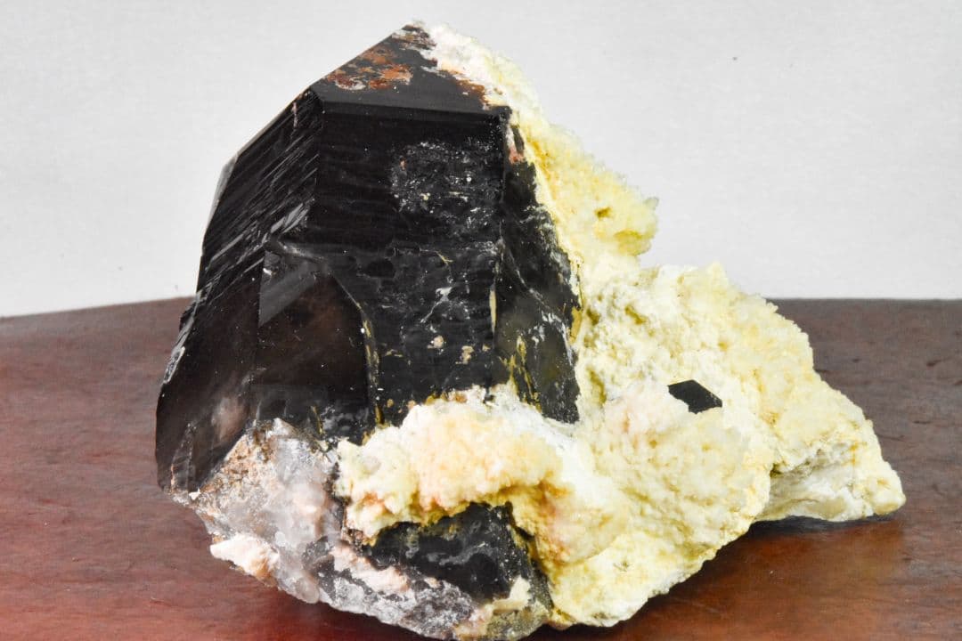 中国広東省産 モリオン玉滴石原石