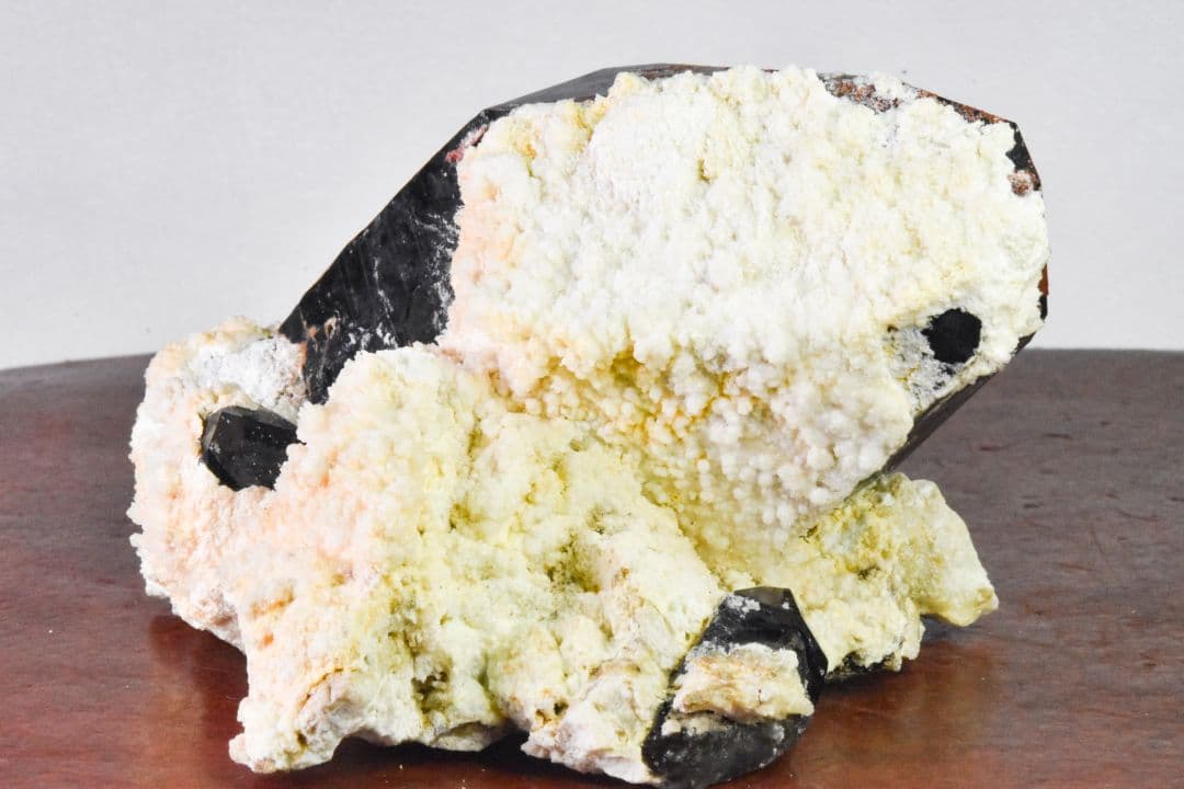 中国広東省産 モリオン玉滴石原石