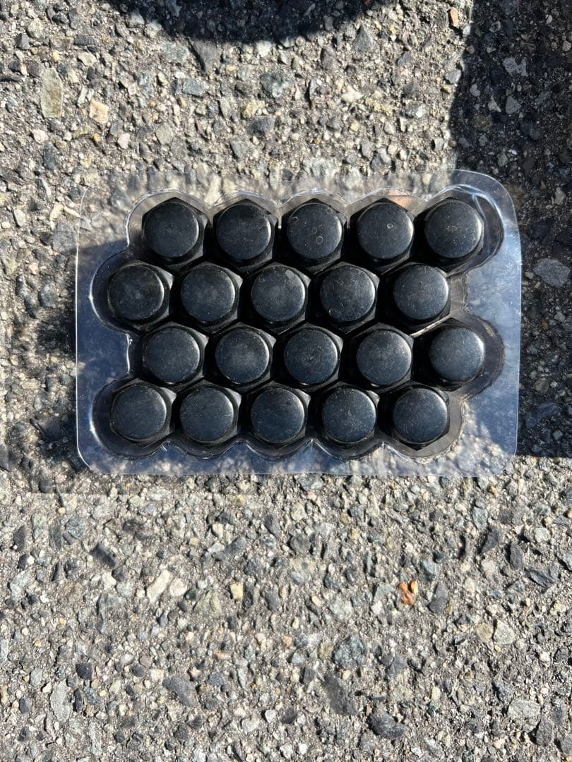 アウトランダーGN0W スタッドレスタイヤ 18インチ