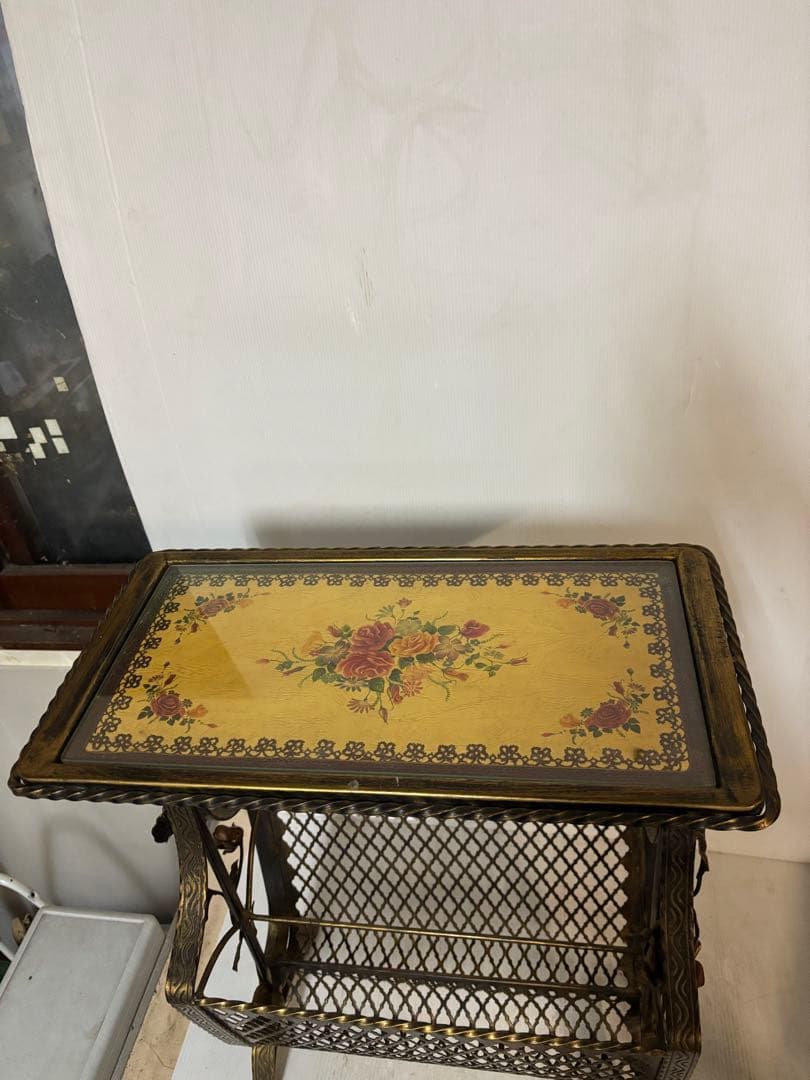 真鍮製‼️オシャレアンティーク‼️花柄装飾サイドテーブル‼️マガジンラック‼️