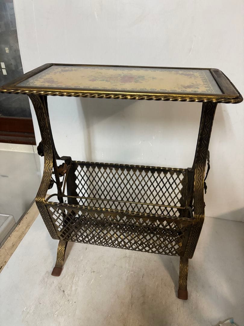 真鍮製‼️オシャレアンティーク‼️花柄装飾サイドテーブル‼️マガジンラック‼️