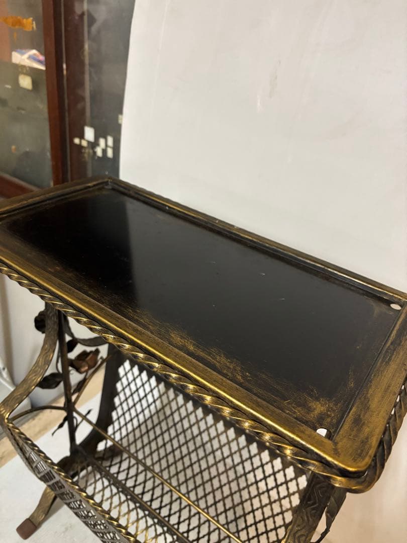 真鍮製‼️オシャレアンティーク‼️花柄装飾サイドテーブル‼️マガジンラック‼️