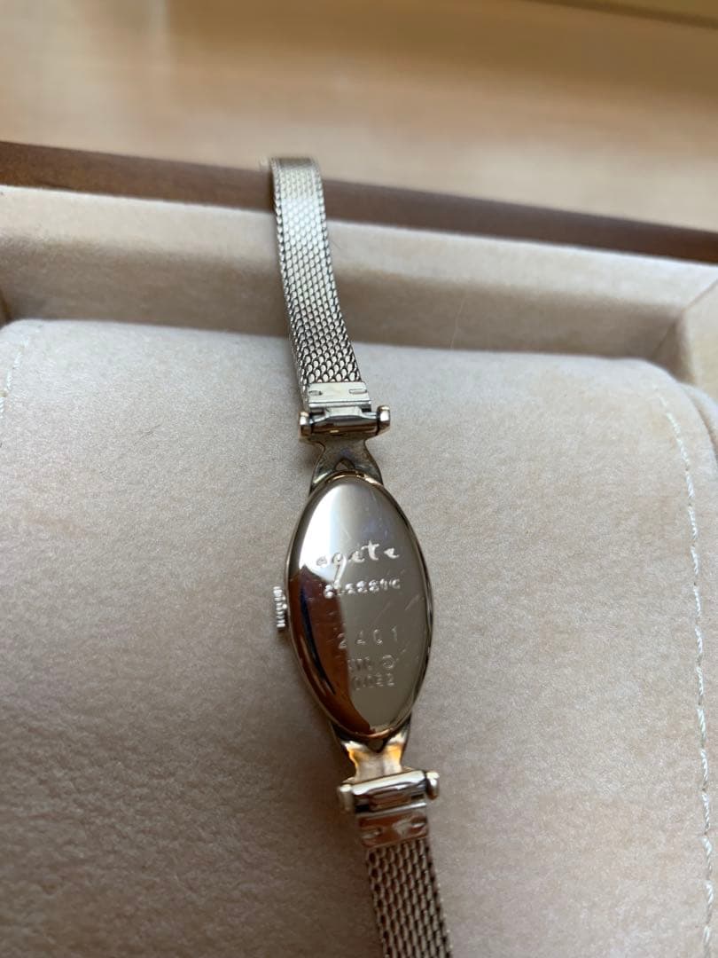 ななです。✨agete オーバルフェイスジュエリーウォッチ極美品です。