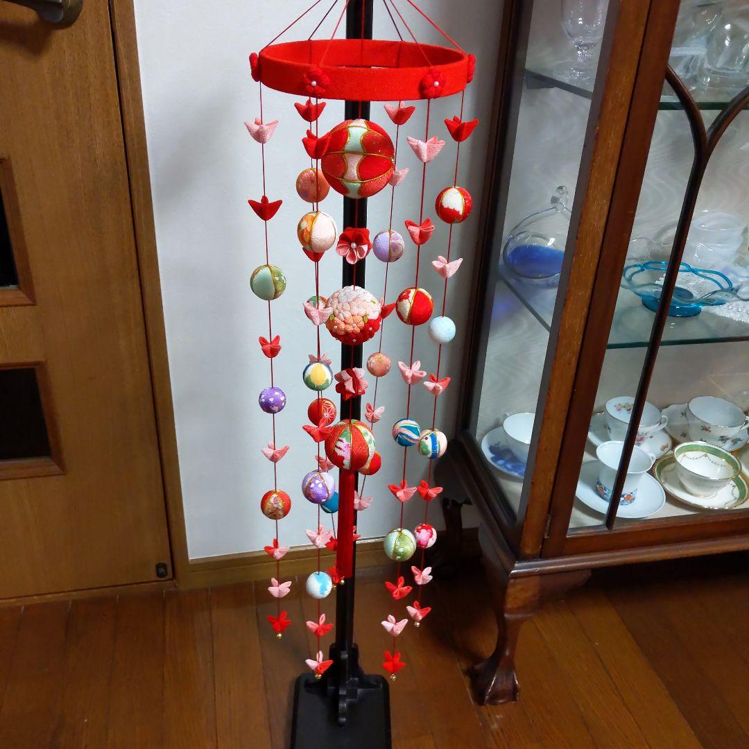 ちりめん細工　お花とまりの下げ飾り(大) 赤