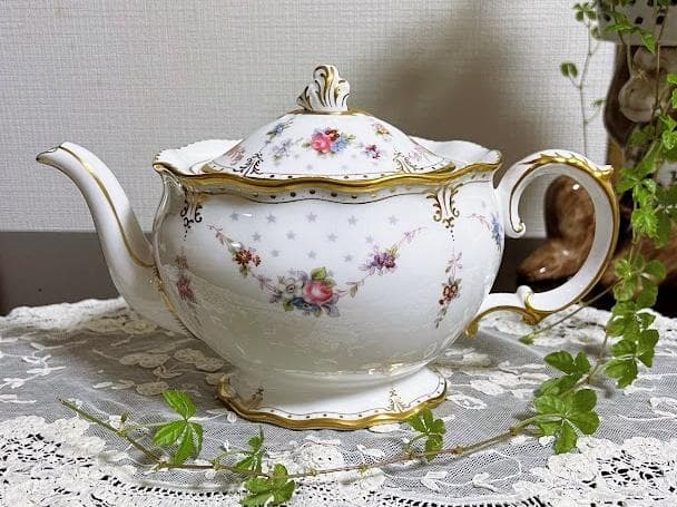 ロイヤルアントワネットティーポットM