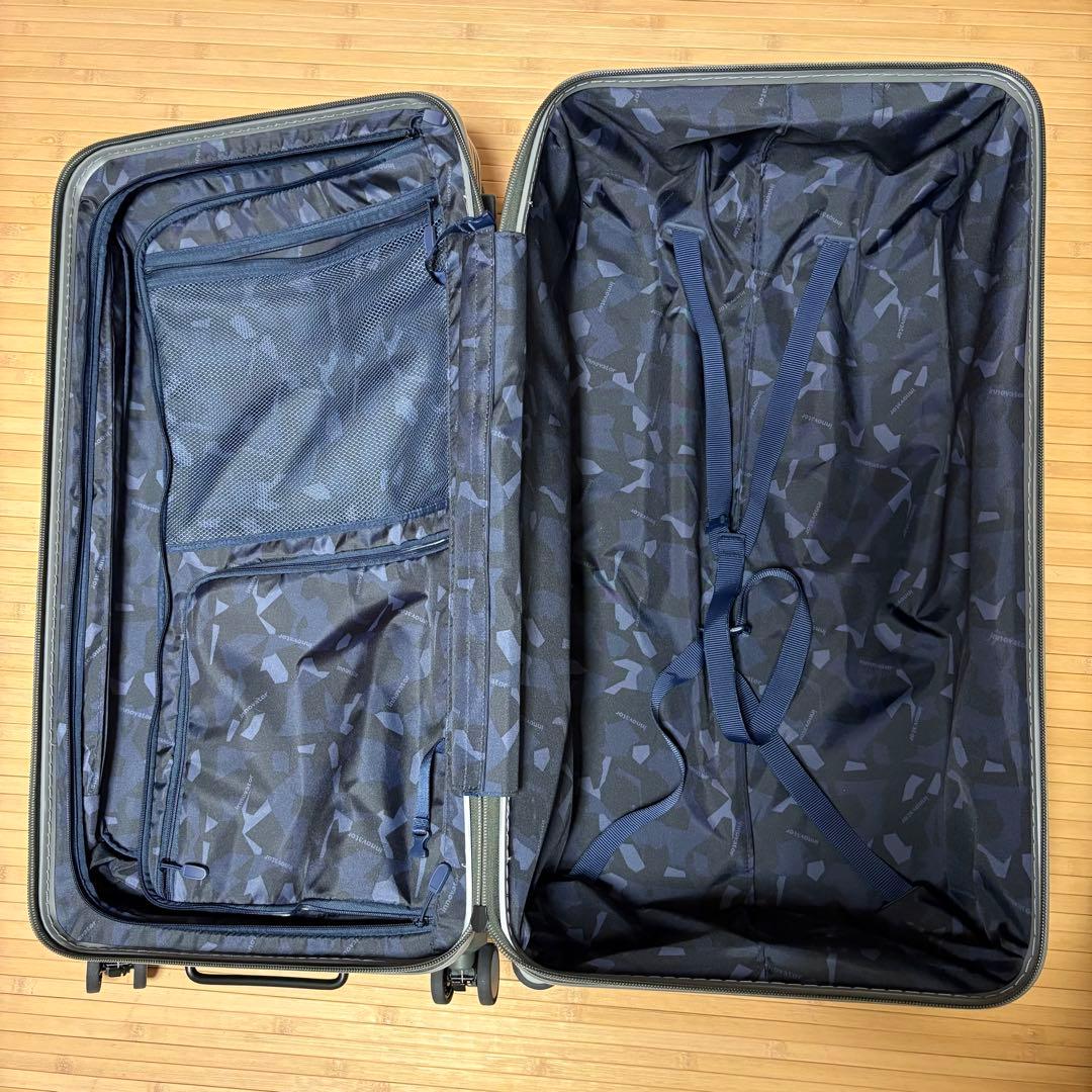 イノベータースーツケース　92L 購入時付属品あり