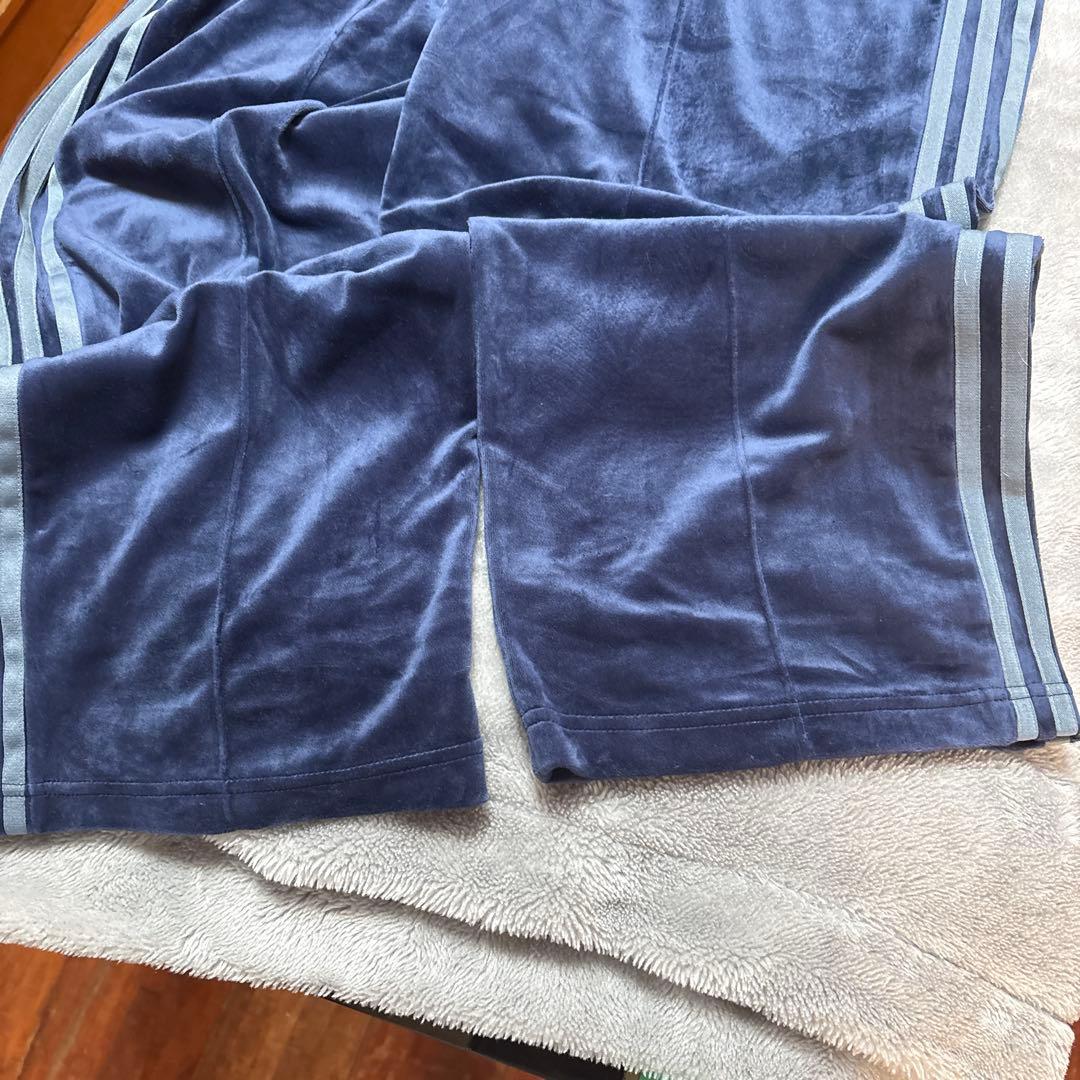 アディダス オリジナルスベロア トラックパンツ　ベッケンバウアー